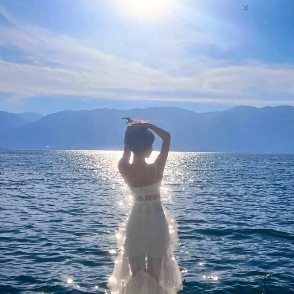 鲨鱼侵袭海报